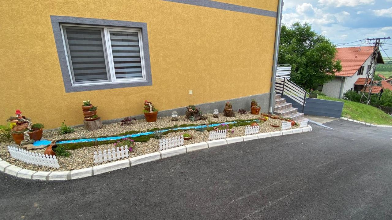 Apartman-Suite Marinero Vârşeţ Exterior foto